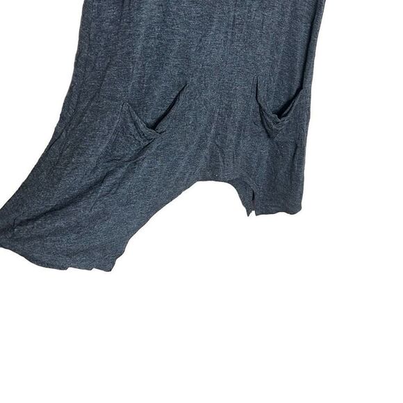 Philosophy Curved Hem Stretch Top - Picture 4 of 8